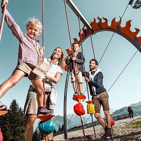 Alpen Near Saalbach & Zell Am - Incl Sommercard Апартаменты *